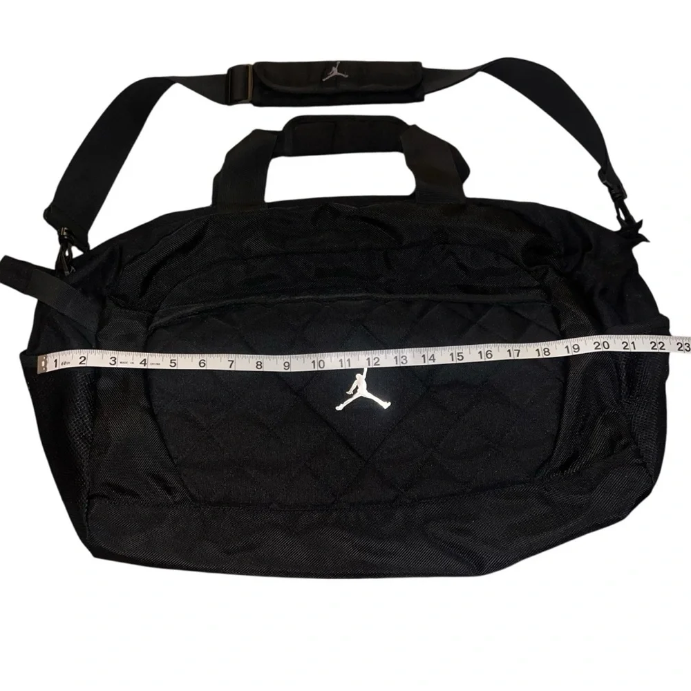 EUC Nike Air Jordan Jumpman Black Men's Duffel Bag Gym Bag Quilted